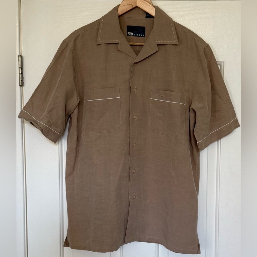 Hobie Short Sleeve Button Shirt Tan Rayon Blend Size S – Small flaw